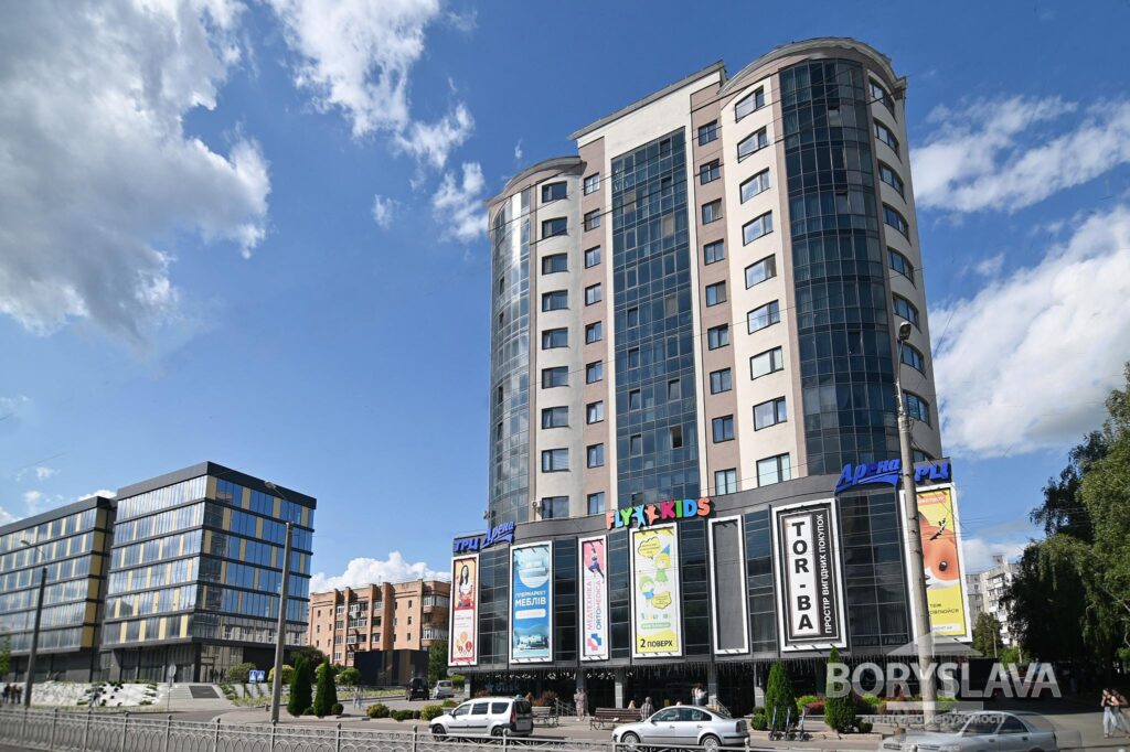 Вул.Київська