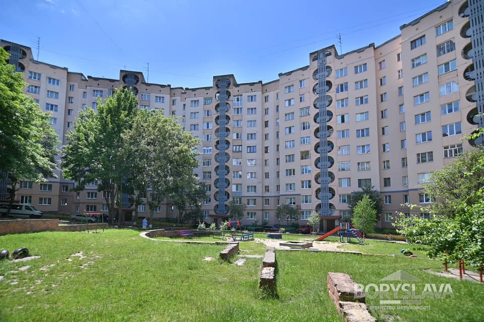 вул. Мельника